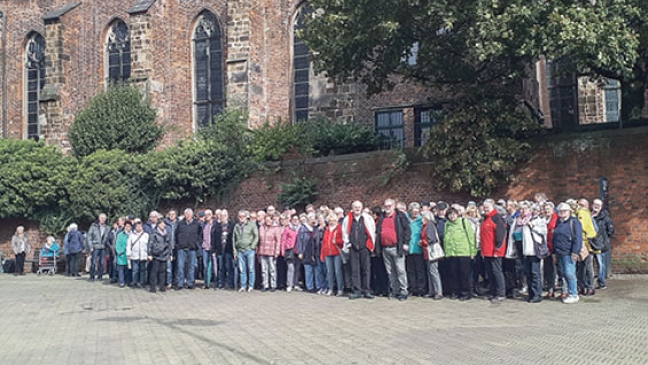 Senioren aus der Gemeinde Bunde lernten die Stadt Bremen kennen