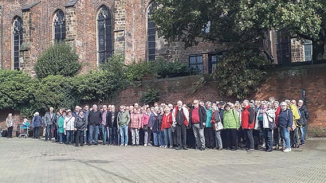Senioren aus der Gemeinde Bunde lernten die Stadt Bremen kennen