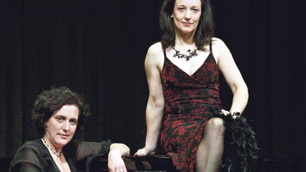 Geschichten von Bertold Brecht präsentieren Cat Lustig und Dagmar Dreke (von links) im Kulturspeicher. © Foto: privat