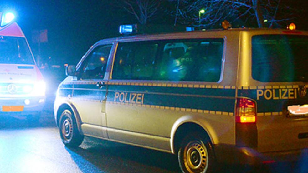 Bei einem schweren Unfall auf der Nettelburger Straße in Leer wurden vier Menschen verletzt. © Foto: Archiv