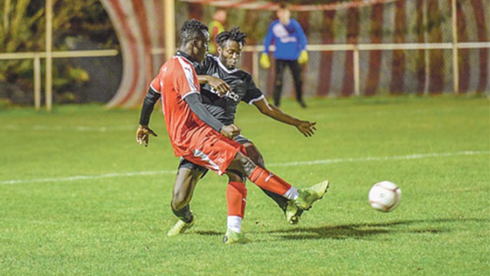 Der TV Bunde um Mass Mendy (vorne) macht den Titelkampf in der Ostfrieslandklasse C noch einmal spannend. © Foto: Bruins