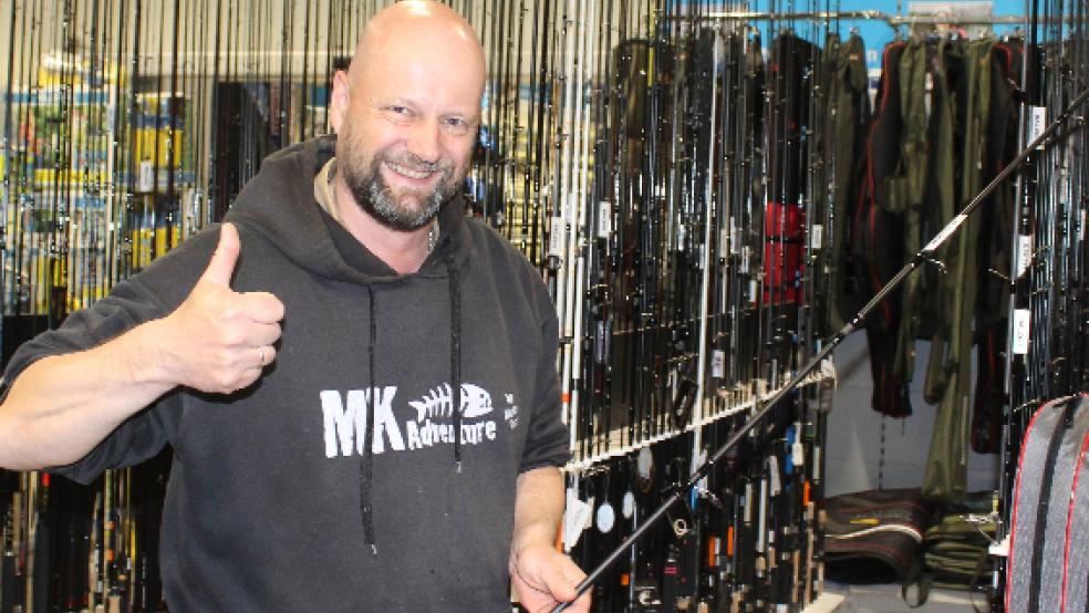 Matze Koch aus Moormerland kann nach eigenen Angaben seit 2013 von seinen Beiträgen für verschiedene Fachmagazine und seine Seminaren leben. Am Wochenende gab er ein Seminar bei »Holz Bau« in Weener. © Berents