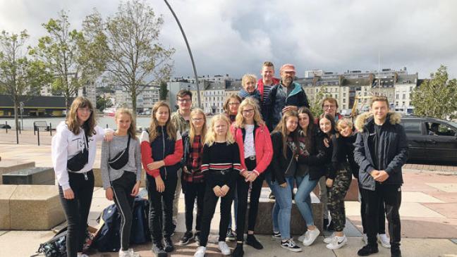 Les Pieux zwischen Schule und Surfen