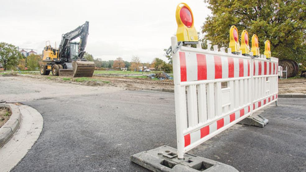 Die Einmündung zum neuen Baugebiet zwischen Tichelwarf und Jelsgaste. Hier will sich ein Zahnarzt niederlassen. © Foto: Hanken