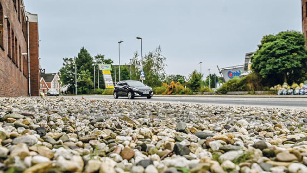 Solche »Steinbeete« in Baugebieten, hier ein Beispiel aus der Innenstadt von Weener, sind nicht gewollt. © Foto: Bruins
