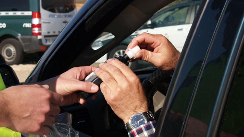 Seinen Wagen stehen lassen musste ein 51-jähriger Mann, der unter Drogen Auto fuhr und von der Polizei in Weener gestoppt wurde. © Foto: Pixabay