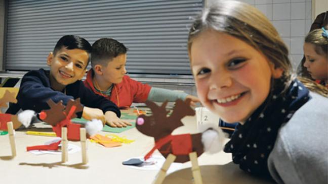 Nach dem Basteln geht es im Sommer auf den Sportplatz