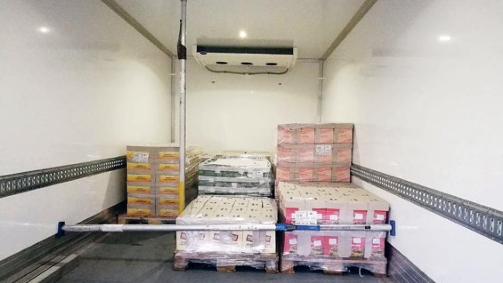 Am Montag wurden von der Leeraner Autobahnpolizei und dem Veterinäramt des Landkreises mehrere Fahrzeuge kontrolliert. Das Ergebnis: Es wurden keine Verstöße festgestellt.  © Foto: Polizei