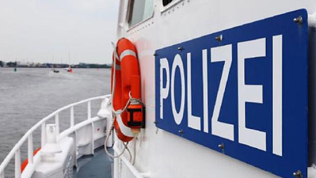 Frachter und Kaimauer beschädigt