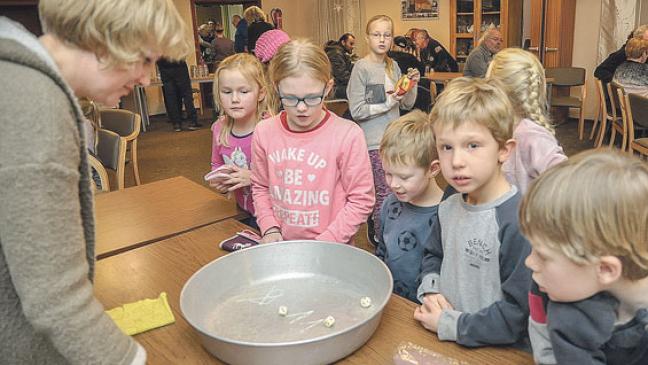 »Achtteihn in de Baalje« überall im Rheiderland