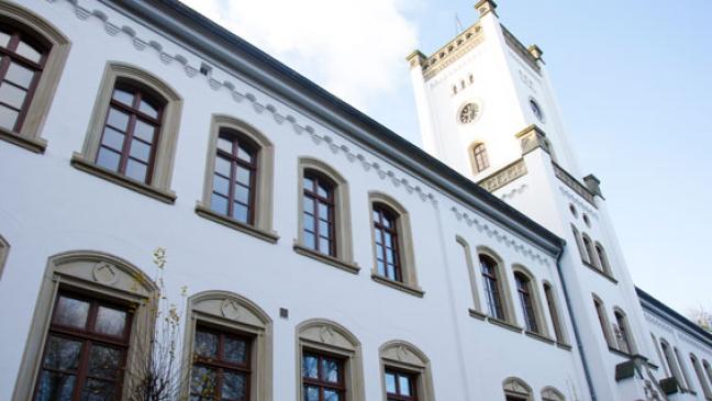 Chefarzt und Geschäftsführer unter Druck