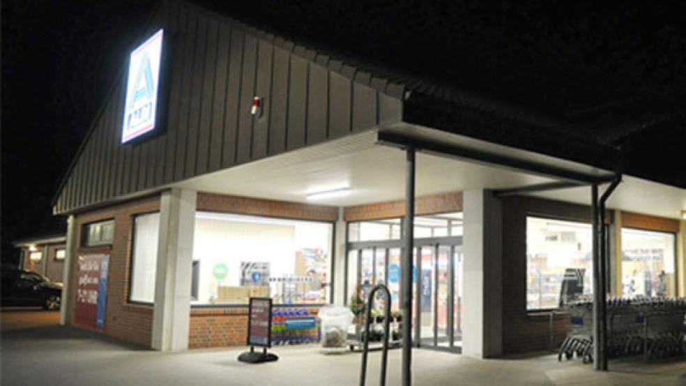 In diesem Aldi-Markt an der Nüttermoorer Straße kam es zum Diebstahl mit anschließender Flucht. © Foto: Wolters