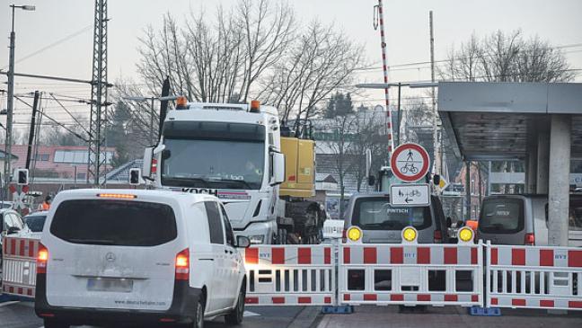 Bahnübergang wird komplett gesperrt