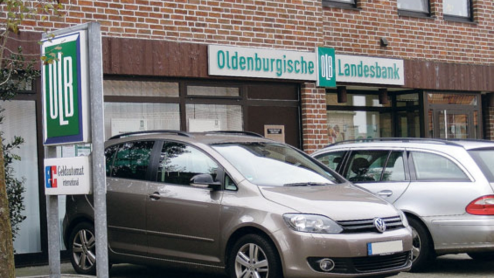Seit die OLB vor sechs Wochen ihre Filiale in Ditzum schloss, gibt es nicht einmal mehr einen Geldautomaten im Touristenort. © Foto: Szyska