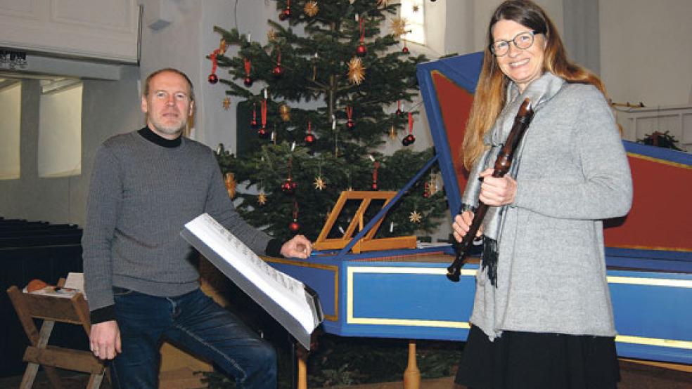 Thomas Bönisch und Ulrike Folch-Bönisch gestalten heute das »Konzert zwischen den Jahren« in Stapelmoor. © Foto: Hoegen