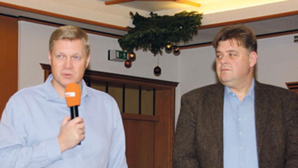 Ulf Thiele (CDU) und Jens Nacke stellten sich den Fragen von rund 150 Landwirten.  © Foto: CDU