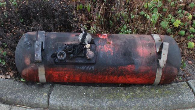 Gasflasche in Schuppen fängt Feuer