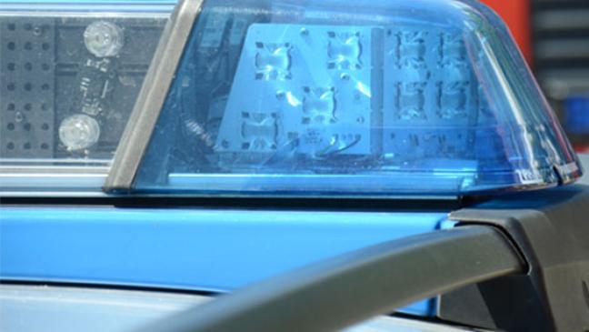 Auto im Kanal:  Wer ist gefahren?