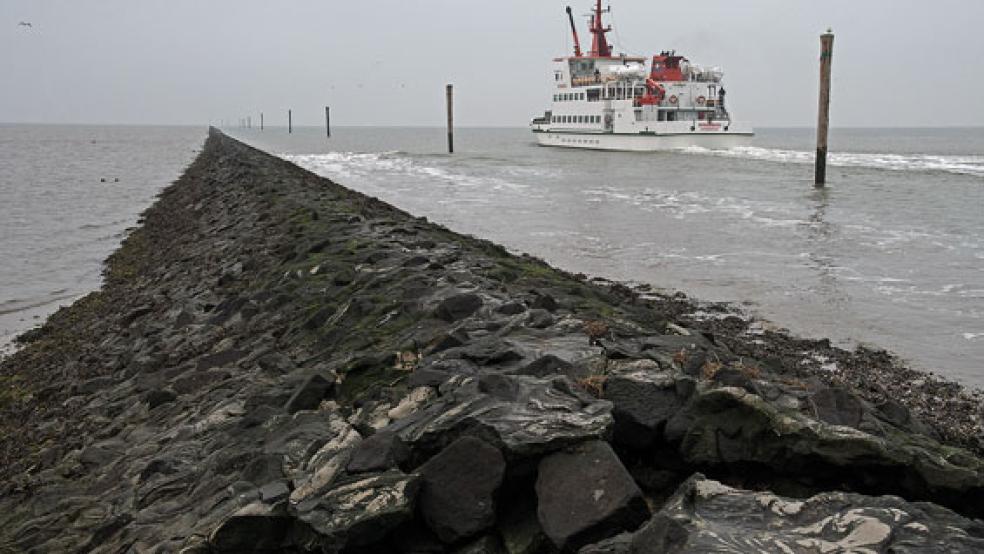Vor der Insel Spiekeroog hat sich am Montagvormittag eine Fähre festgefahren. © Archivfoto: Wagner (dpa)