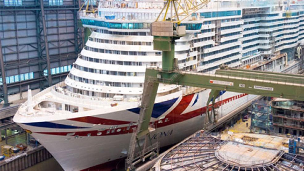 Soll Mitte Februar das Baudock verlassen: Der Luxusliner-Neubau »Iona«. © Foto: Meyer Werft