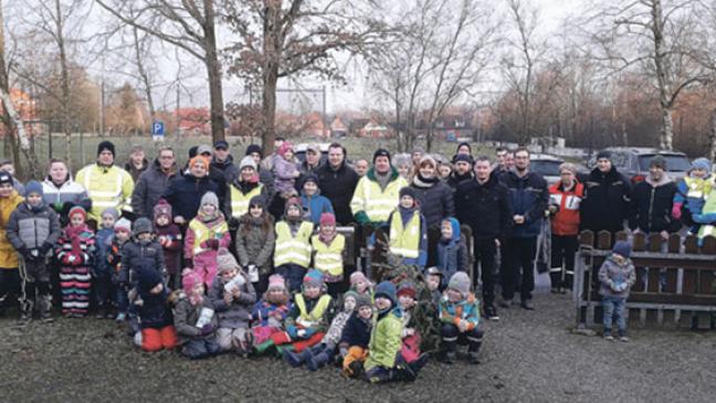 Tannenbaum-Aktion bringt rund 2750 Euro