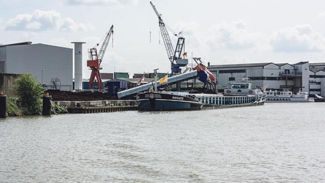 Leichter Rückgang beim Hafenumschlag