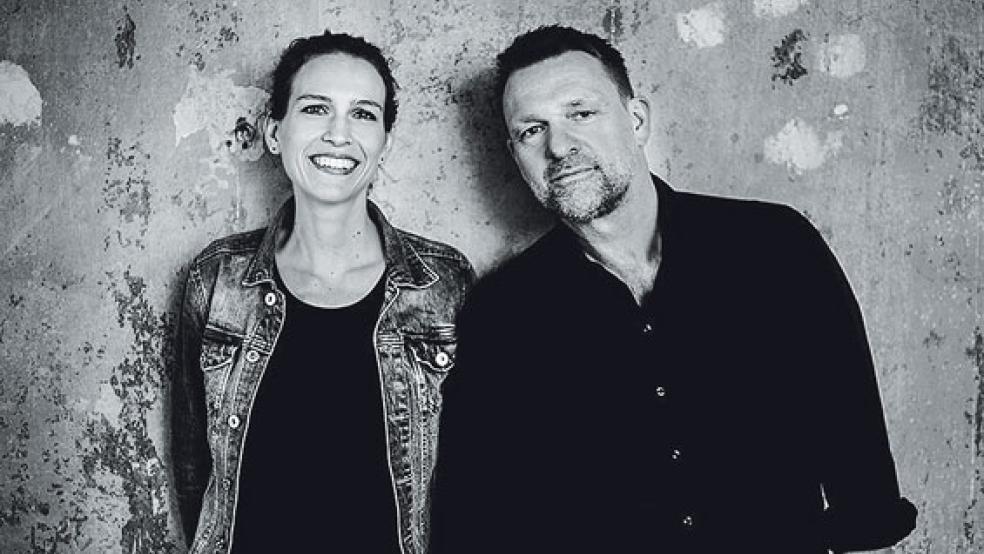 Kontrabassistin Natalie Plöger stammt aus Leer und wurde durch ihren Auftritt mit der Band »Elaizia« beim Eurovision Song Contest (ESC) bekannt. Am 14. Februar wird sie zusammen mit dem Detmolder Liedermacher Dirk Schelpmeier im »Tatort Taraxacum« gastieren. © Foto: privat