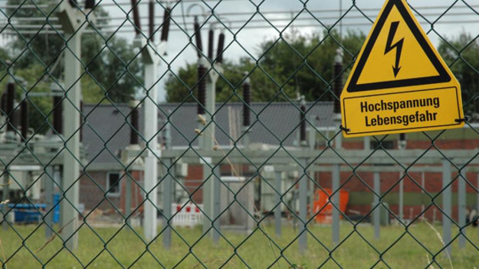 Im Rheiderland - hier das Umspannwerk an der Industriestraße in Weener - kam es heute Vormittag zu Stromausfällen. © Foto: Szyska