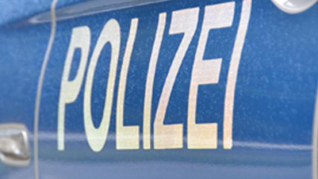 Handtaschen aus drei Autos entwendet