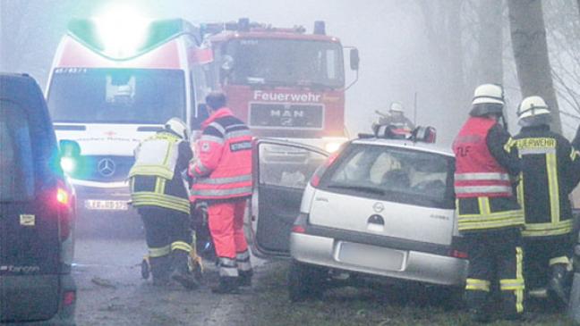 Autofahrerin in Lebensgefahr
