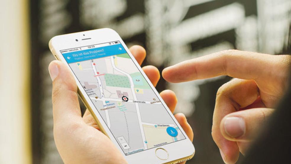 Worüber ärgern sich die Menschen in Weener? Das reicht von defekten Straßenlaternen bis zu tiefen Schlaglöchern auf den Straßen. Diese und andere Mängel können per App an die Stadtverwaltung gemeldet werden.  © Foto: RZ-Archiv