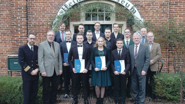 Zehn ABW-Lehrlinge schaffen Basis für weitere Berufslaufbahn