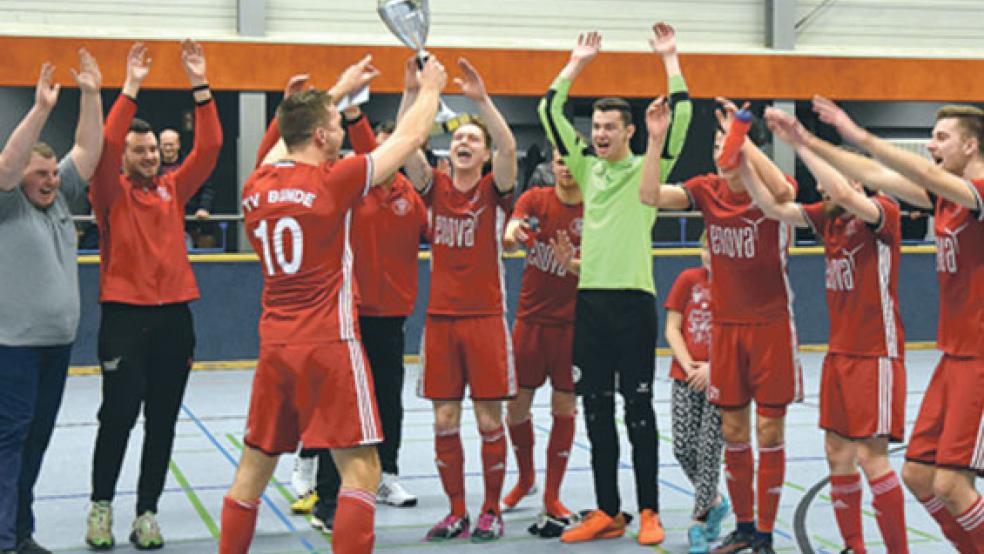 Der erste Mannschaft des TV Bunde gewann 2019 das Hallenturnier. © Foto: Hilbrands