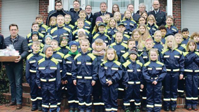 Einheitliche Bekleidung für die Kinderfeuerwehr