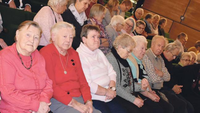 Senioren besuchen Jens Petersen