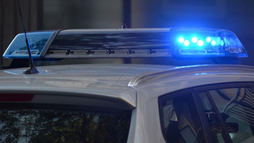 Die Polizei bittet um Hinweise: In Logabirum wurde ein 81-jähriger Autofahrer durch Faustschläge verletzt. © Foto: Pixabay