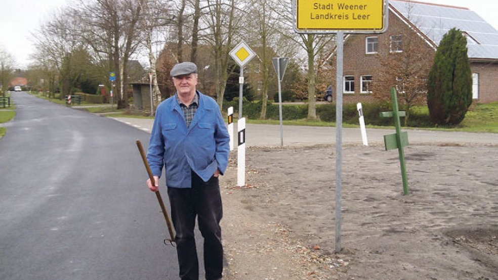 Als Anwohner des Ossewegs in Dielerheide kritisiert Harm Poll, »dass auf der Straße so schnell gefahren wird«.  © Foto: SPD