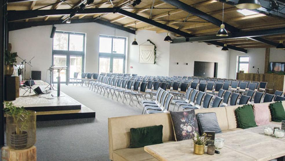 Stationen des Umbaus zum Gemeindezentrum. Der Saal für Gottesdienste ist das Herz des neuen Zentrums. © Foto: Hanken