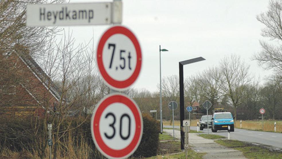 Die Test-Lampe steht an der Holtgaster Straße. © Foto: Szyska