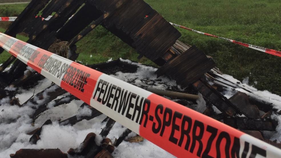 In Klostermoor haben Unbekannte eine Bushaltestelle angesteckt. Unser Foto entstand bei einem ähnlichen Fall in Rhauderfefhn Anfang Oktober 2019. © Ammermann