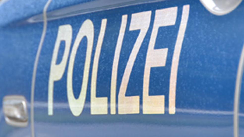 An der Neuen Straße in Weener wurde die Scheibe in der Beifahrertür eines Opel einschlagen. © Foto: Polizei