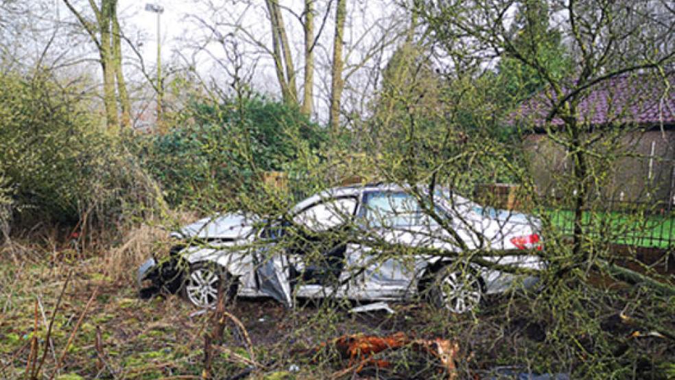In Bad Nieuweschans hat sich heute Vormittag ein schwerer Verkehrsunfall ereignet. © Foto: Bunder Feuerwehr