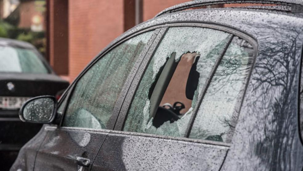 Anderer Tatort, selbes Schema: In Weener ist wieder eine Handtasche aus einem Auto gestohlen worden. © Foto: RZ-Archiv