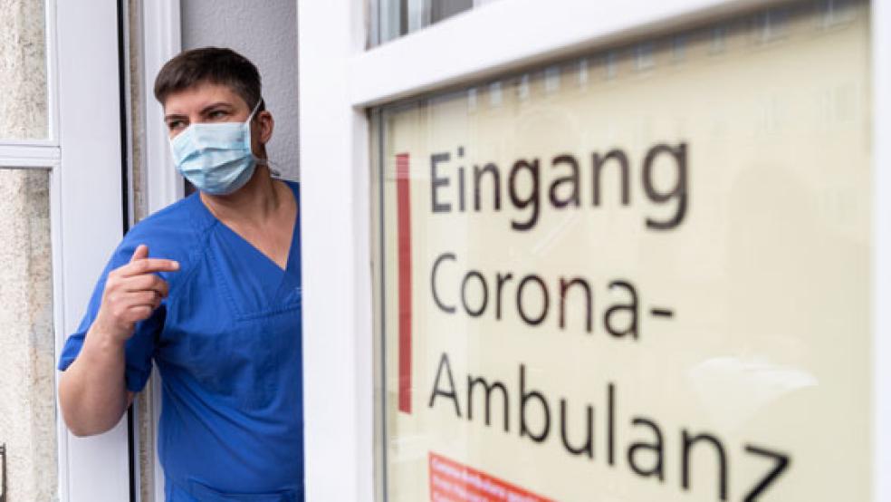 Eine Corona-Ambulanz in Dresden. Im Landkreis Leer wird eine solche Anlaufstelle heute den Betrieb aufnehmen. © Archiv foto: dpa