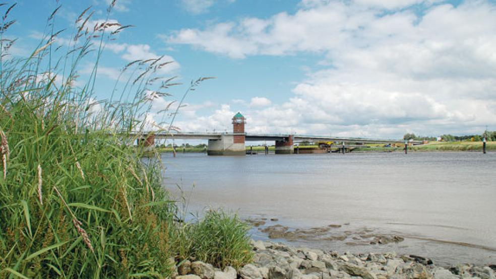 Am 30. März fällt der Startschuss für die Fahrbahnerneuerung der B 436 zwischen Weener und Leer. Zum Auftakt gibt es eine Vollsperrung an der Jann-Berghaus-Brücke. Radfahrer können aber passieren. © Archivfoto: Hanken