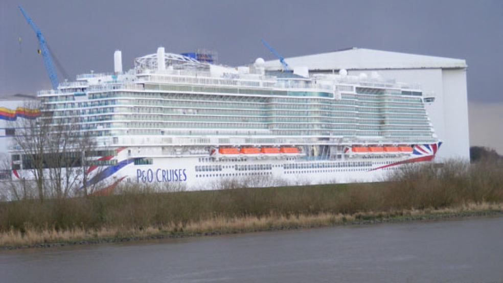 Die »Iona« soll heute Abend den Werfthafen in Papenburg in Richtung Nordsee verlassen. © Foto: Szyska