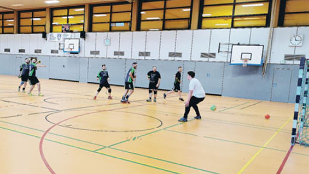 Die MSG Weener/Bunde/Jemgum konnte vor der Corona-Pause mit endlich wieder mit mehr als sieben Mann bei Punktspielen antreten. © Foto: privat