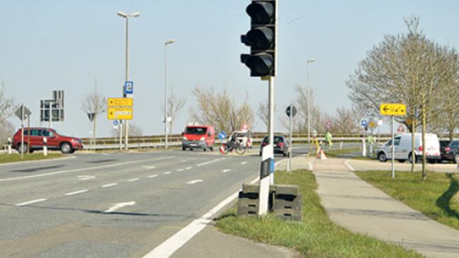 Sanierung der B 436: Ampeln und Container aufgestellt