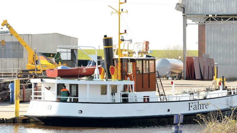 Die Emsfähre liegt noch bis zur kommenden Woche zur Wartung auf der Schiffswerft Diedrich in Oldersum. © Foto: Wolters