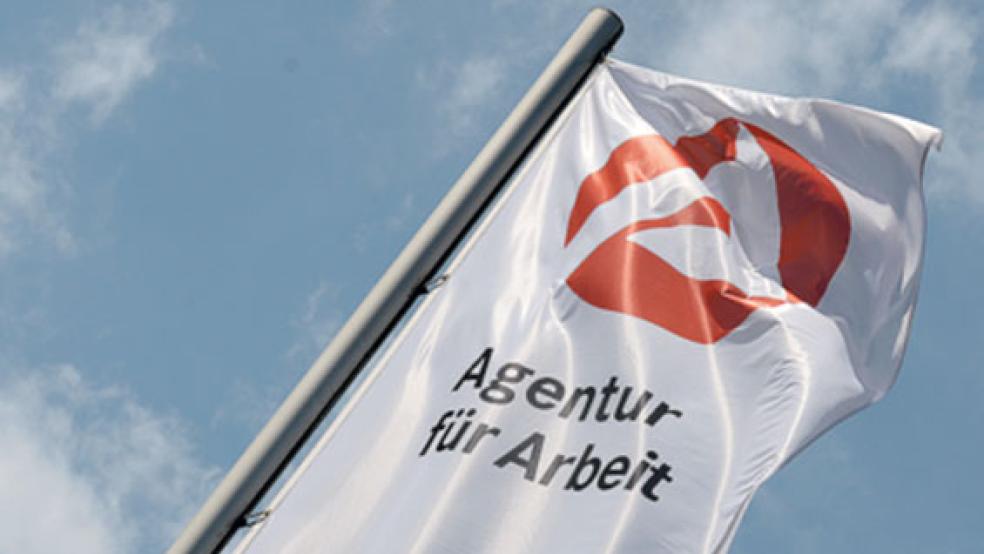 Bei der Agentur für Arbeiter Emden-Leer haben innerhalb der vergangenen zwei Wochen rund 3350 Betriebe Kurzarbeit angezeigt. © Foto: Hirschberger (dpa)